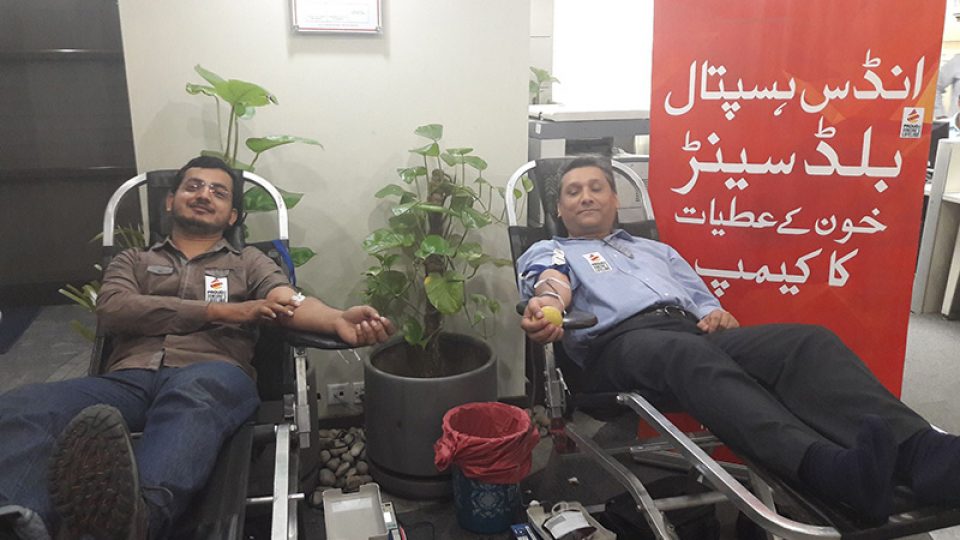 blood-donation-in-support-of-the-indus-hospital-2